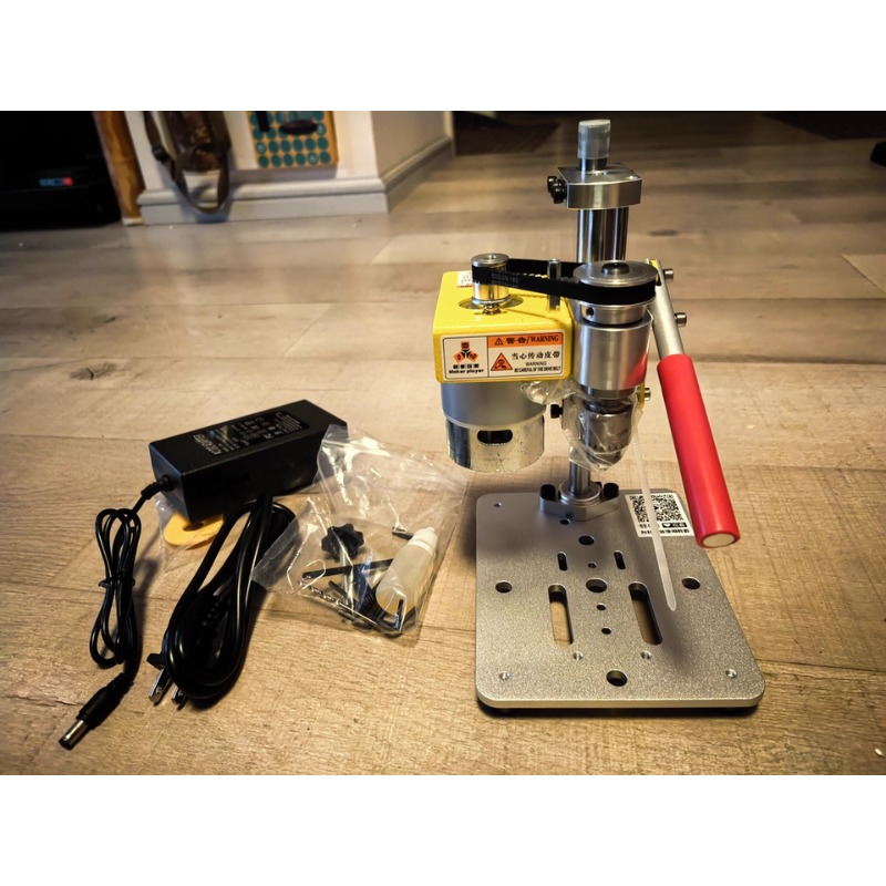 Mini-boormachine voor op het a - Benchtop Drill Press Mini Variable Speed recensie en prijs